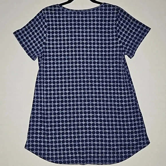 LuLaRoe Classic Tee Navy Geometric Size Medium - Picture 8 of 10